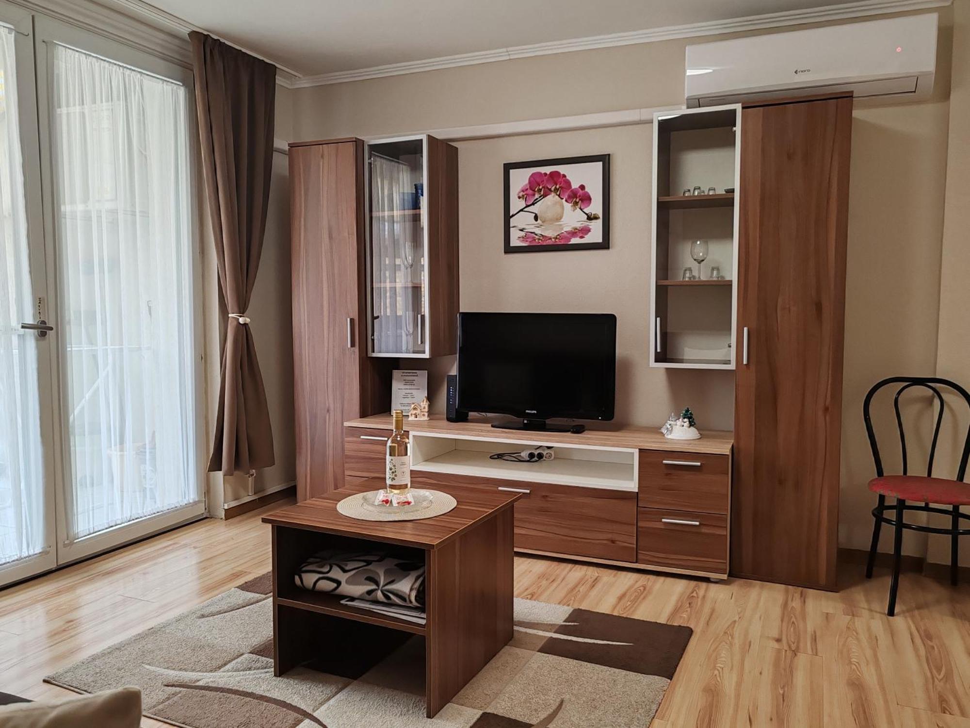 To Apartman Gunarasfuerdo Dombóvár Exterior foto